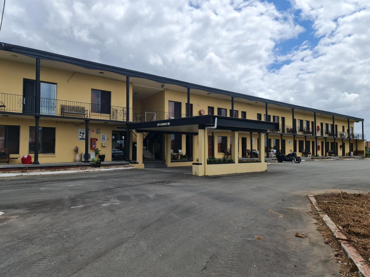 Country Plaza Motel Taree Exteriör bild