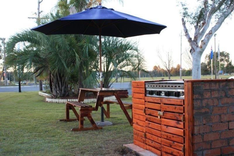 Country Plaza Motel Taree Exteriör bild